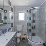 Four-bedroom In Holiday home *