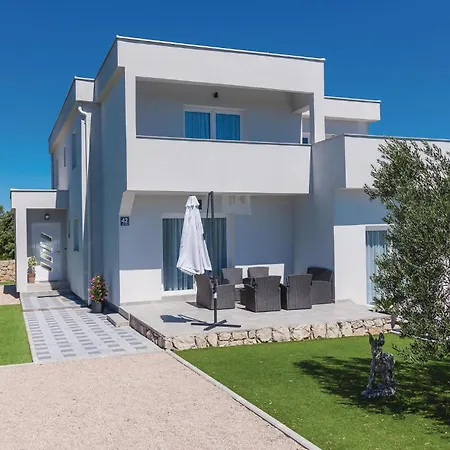 Vakantiehuis Four-bedroom In Zaton (Sibenik-Knin)