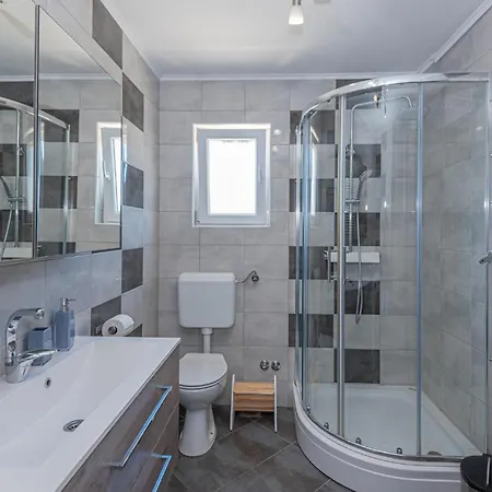 Four-bedroom In Holiday home *