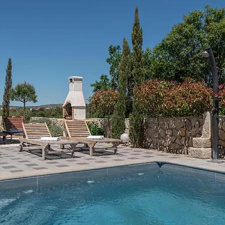 Stunning In With Outdoor Swimming Pool