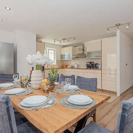 Holiday home Four-bedroom In