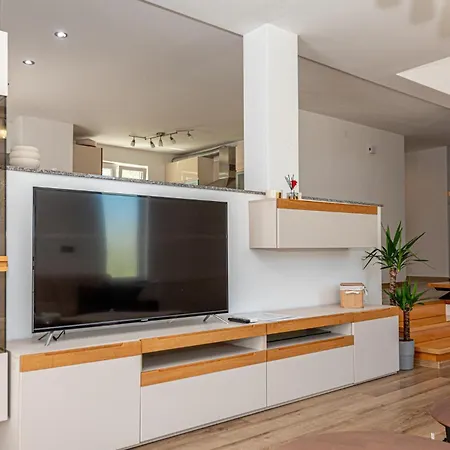 Four-bedroom In Дом отдыха Zaton (Sibenik-Knin)