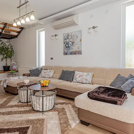 Four-bedroom In Дом отдыха