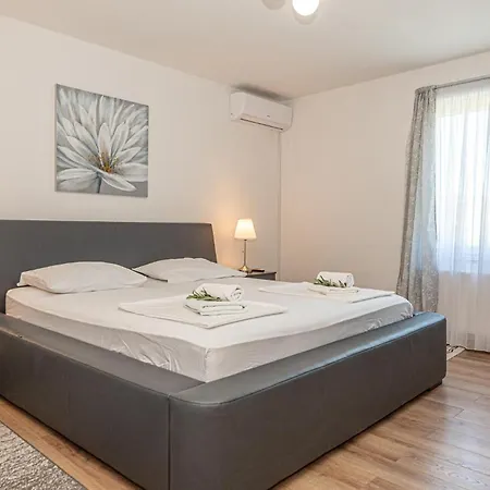 Дом отдыха Four-bedroom In Zaton (Sibenik-Knin)