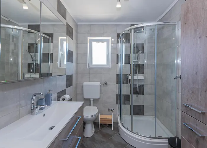 Four-bedroom In Vakantiehuis *