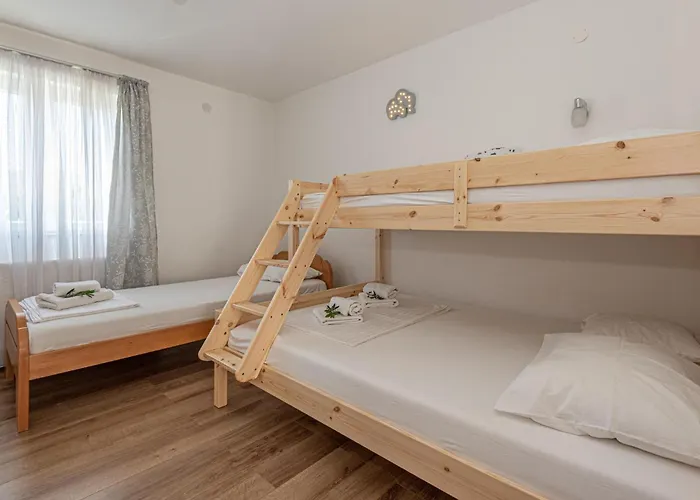 Vakantiehuis Four-bedroom In *