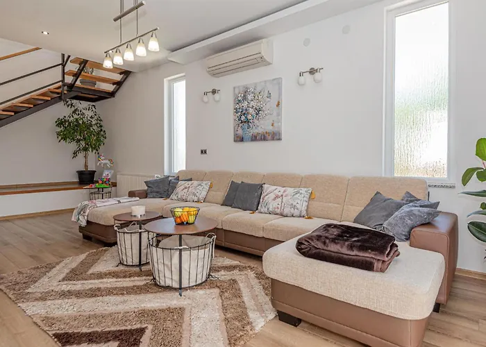 Four-bedroom In Casa vacanze