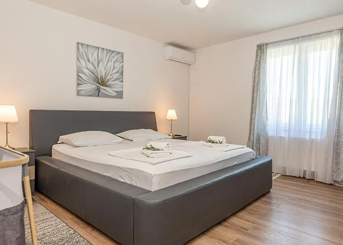 Casa vacanze Four-bedroom In Zaton (Sibenik-Knin)