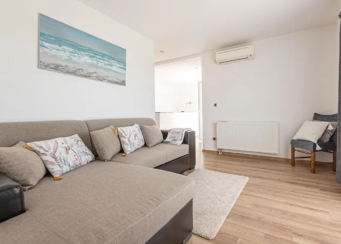 Four-bedroom In Casa vacanze *