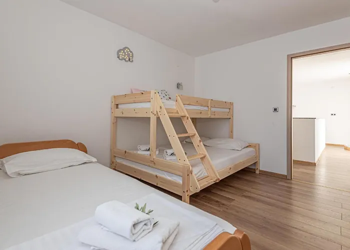 Casa vacanze Four-bedroom In Zaton (Sibenik-Knin)